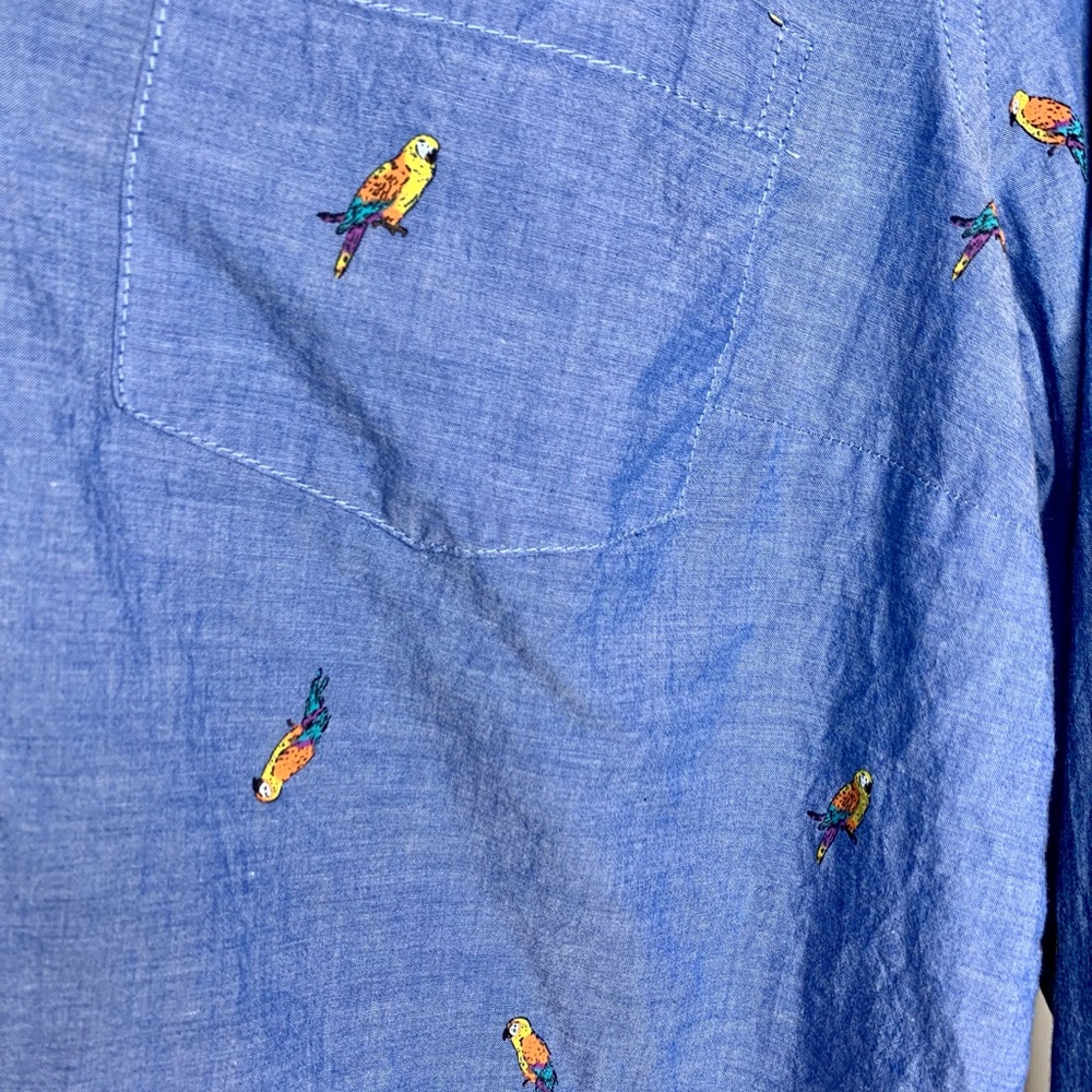Old Navy parrot Womens Relaxed Classic Parrot Print Button down shirt, Size L - Picture 5 of 10